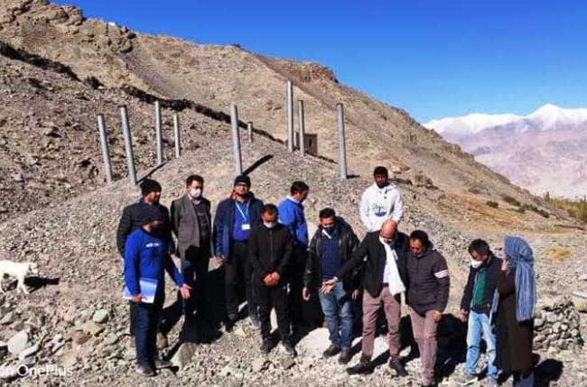 3500 मीटर की ऊंचाई पर नल से पहुंचेगा जल जल जीवन मिशन के तहत लेह के स्टोक गांव पहुंची टीम, ग्रामीणों की जिंदगी होगी आसान 2 02water supply