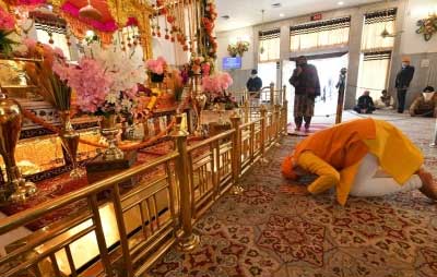 Felt extremely blessed: Modi's surprise visit to Gurudwara Rakabganj 1 20modi gurudwara