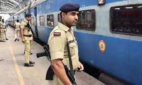 Railway Protection Force apprehends 586 bangladeshi and 318 rohingya to prevent illegal migration, since 2021