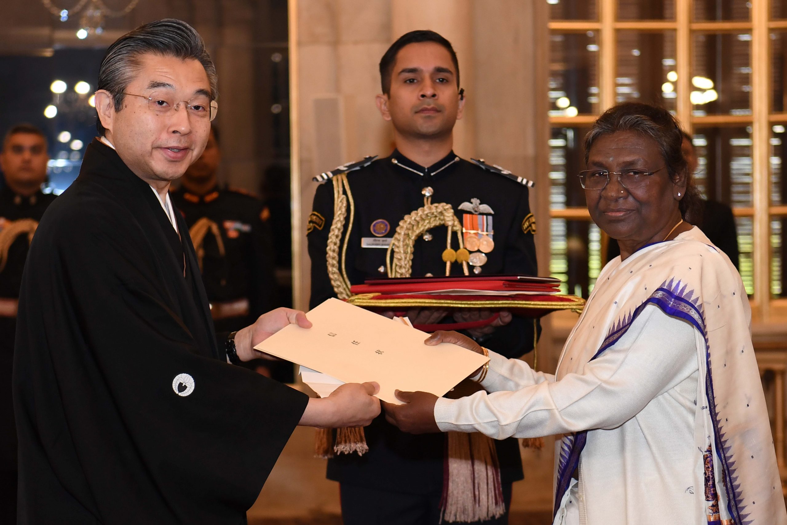 the-president-droupadi-murmu-accepted-credentials-from-suzuki-hiroshi