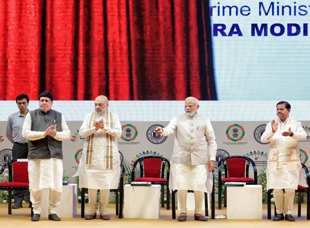 Prime Minister Shri Narendra Modi inaugurates 17th Indian Cooperative Congress on the theme ‘Amrit Kaal: Prosperity through Cooperation for a Vibrant India’ 15 image