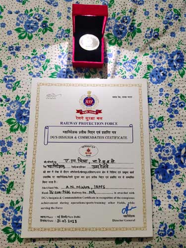DG, Railway Protection Force confer prestigious Award on Mishra 7 01navy award3