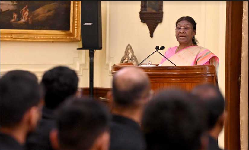 OFFICERS OF CENTRAL WATER ENGINEERING SERVICES CALL ON THE PRESIDENT 5 21meeting1