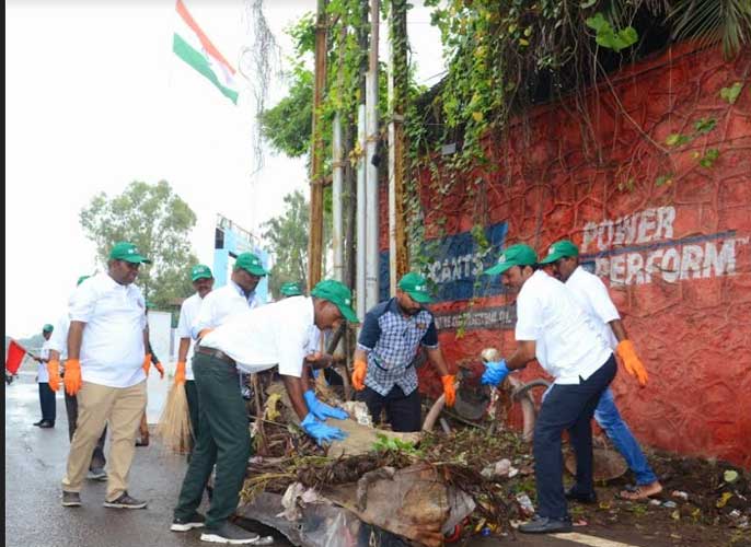HPCL's Swachhata Hi Seva 2023: 20,000+ Stakeholders Join for a Cleaner India 7 01hpcl seva3