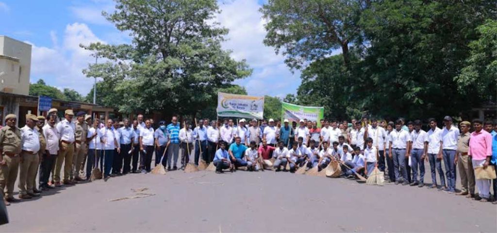 NLCIL JOINS THE NATION IN OFFERING “SWACHHANJALI” TO FATHER OF THE NATION, MAHATMA GANDHIJI 5 02nlc clean