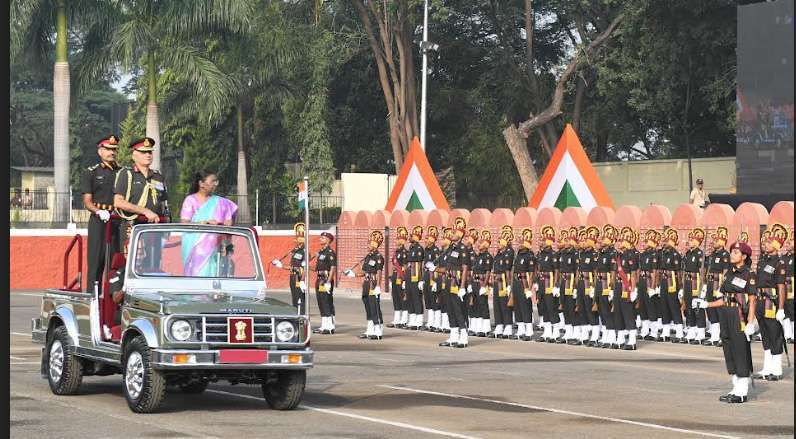 PRESIDENT OF INDIA PRESENTS PRESIDENT’S COLOUR TO ARMED FORCES MEDICAL COLLEGE, PUNE 5 murmu inaug3