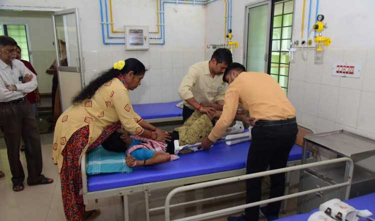 MRPL CSR: Artificial Limbs for Endosulfan Victims 6 artificial limbs1