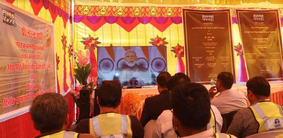 Prime Minister Narendra Modi laid the Foundation Stone of NHPC’s 300 MW Karnisar-Bhatiyan, Bikaner Solar Power Plant with investment of over ₹ 1732 Crore 5 modi inaug nhpc1