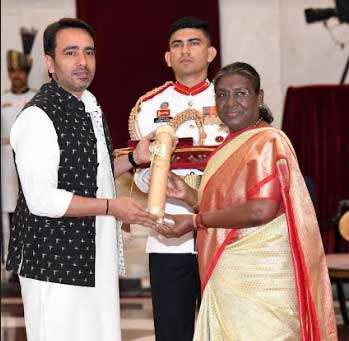 PRESIDENT OF INDIA PRESENTS BHARAT RATNA 5 bharat ratna award2