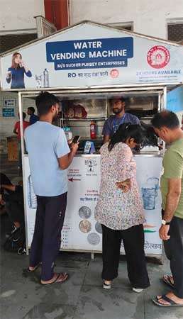 उत्तर रेलवे ने रेलवे स्टेशनों पर पेयजल की उपलब्धतासुनिश्चित करने के लिए तेज़ किए प्रयास 5 railway water 1