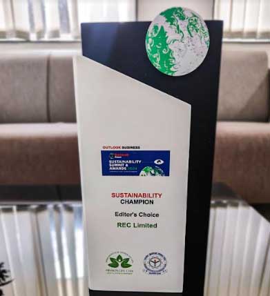 REC wins ‘Sustainability Champion – Editor’s Choice Award’ at the Outlook Planet Sustainability Summit & Awards 2024 5 rec award1
