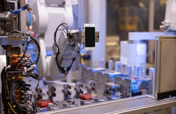 apple iphone manufacture