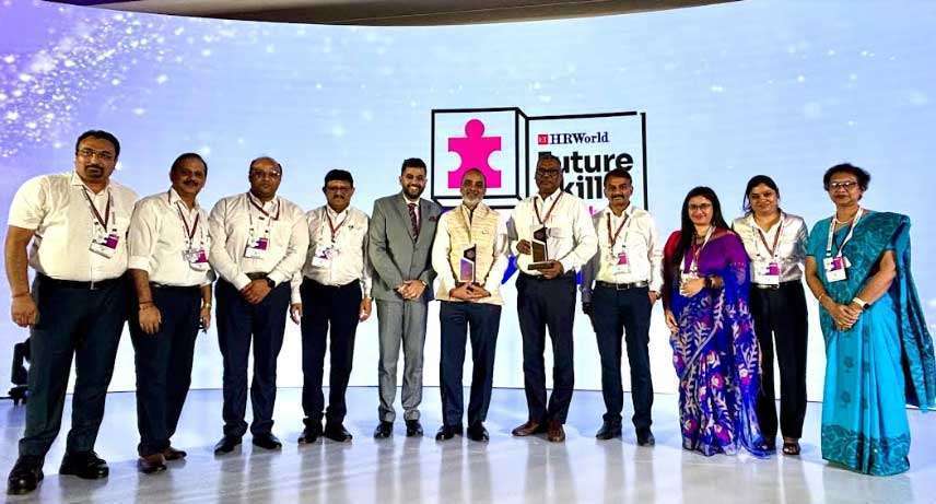 NHPC & Director (Personnel) conferred with ET HR World Awards 5 nhpc award1