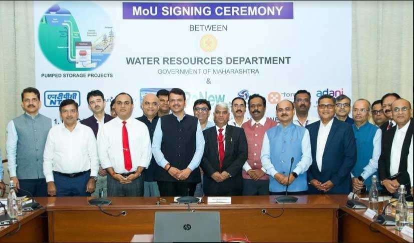 Signing of MoU between Department of Water Resources, Government of Maharashtra and NHPC 5 nhpc mou1