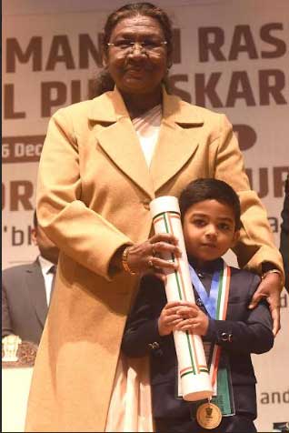 President Murmu confers Pradhan Mantri Rashtriya Bal Puraskar on 17 children 5 bal puraskar1