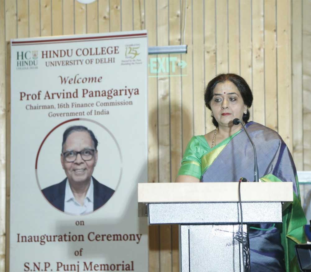 Hindu College Inaugurated S. N. P. Punj Memorial Knowledge Centre for E-Learning 15 Hindu College Inaugurated
S. N. P. Punj Memorial Knowledge Centre for E-Learning