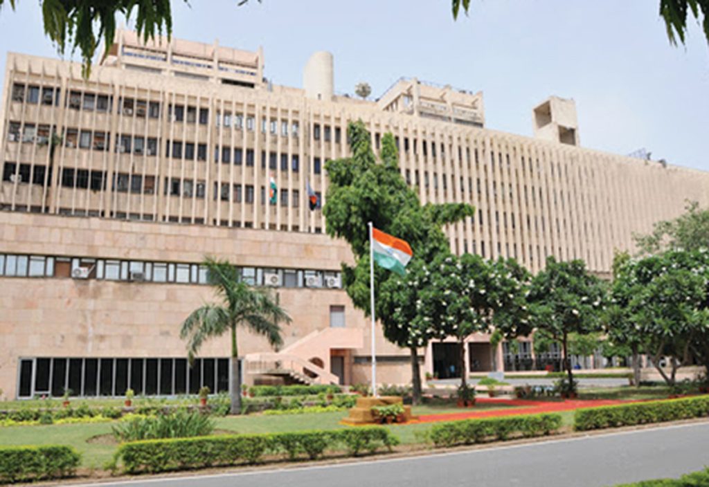 feature news 946 CBDT steps up drive against tax evaders