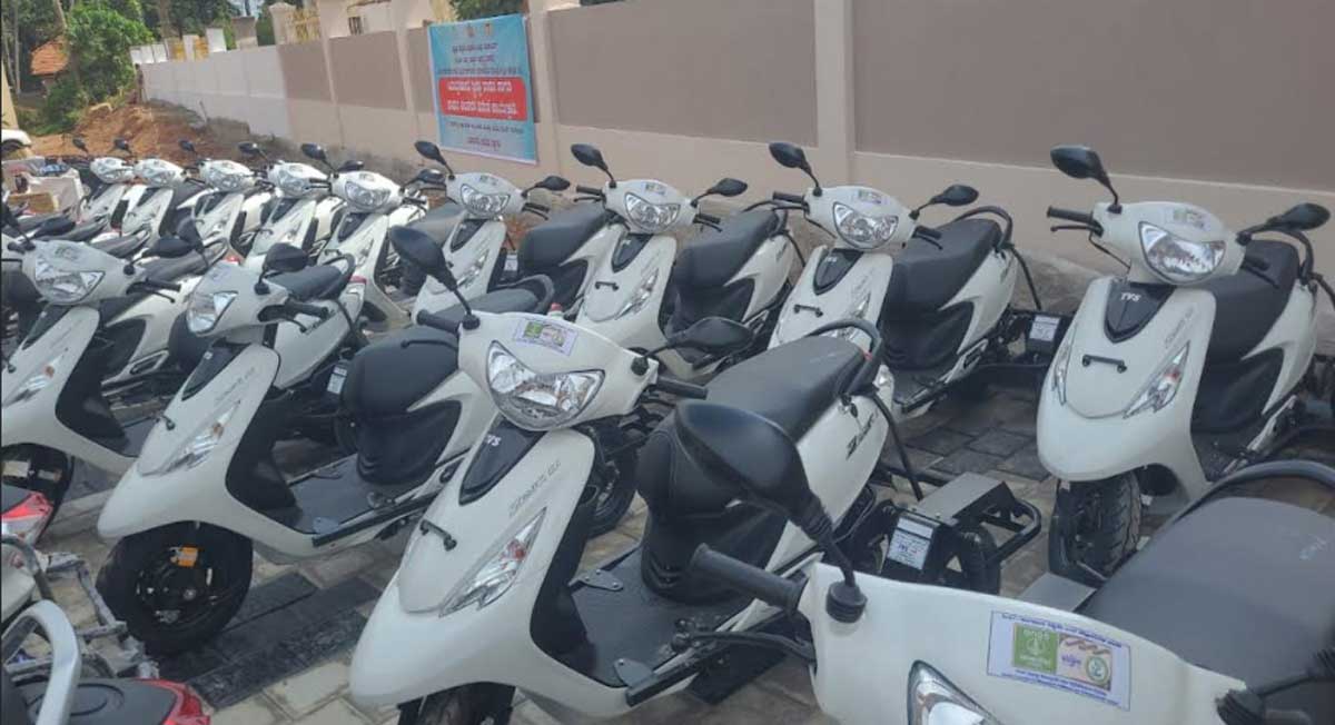MRPL hands over Motorised Scooters to PwDs worth Rs 21 Lakhs in Mangalore 5 mrpl csr scooter