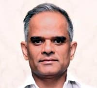 Dr. Niten Chandra