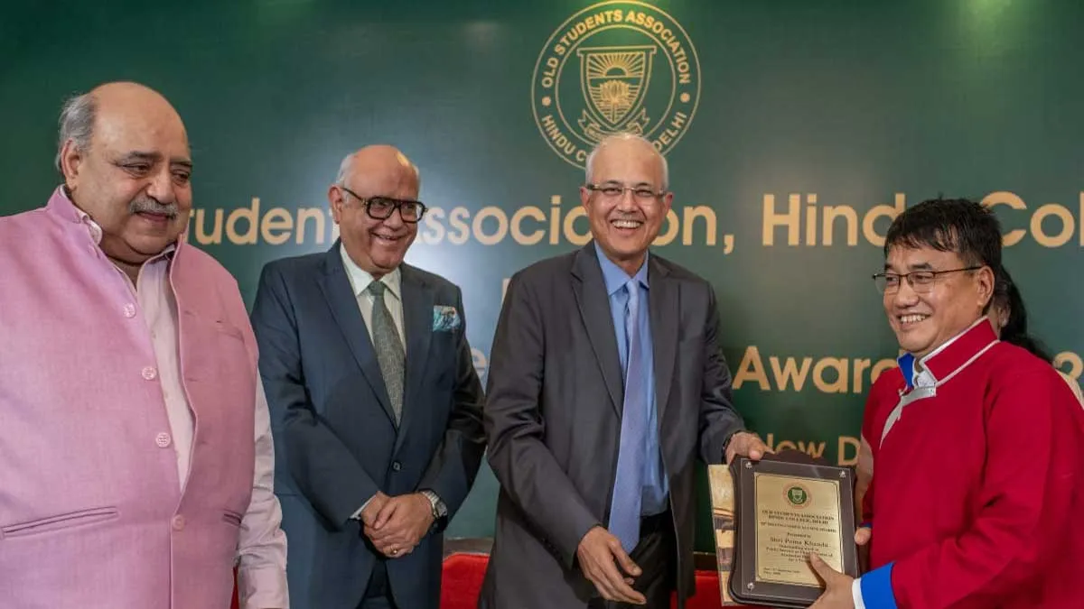 Hindu College OSA Recognizes Alumni Excellence at 20th Distinguished Awards Ceremony 6 hindu college award