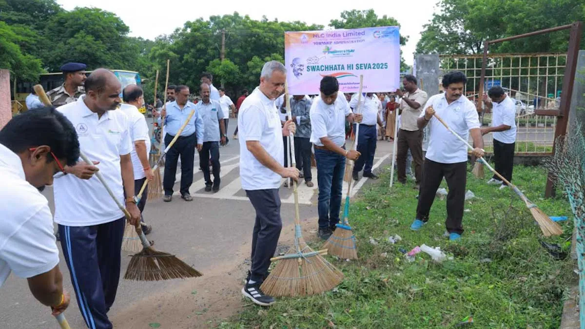 NLCIL Holds Mass Clean-Up Drive Under Swachhata Campaign 2025 5 nlc clean drive