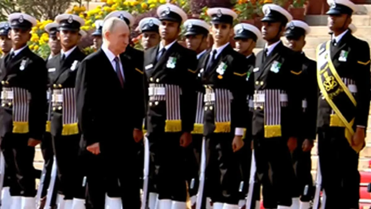 India Extends Ceremonial Welcome to Russian President Putin at Rashtrapati Bhavan 5 putin welcome1