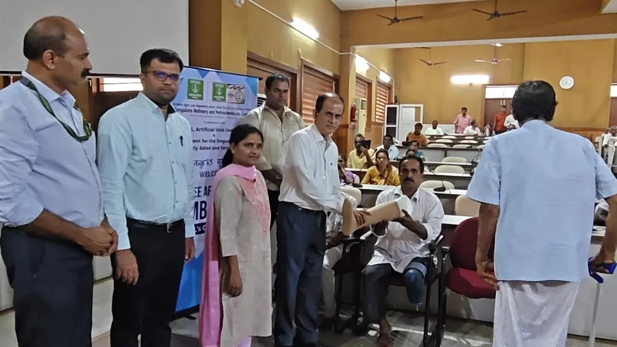 MRPL Holds Free Artificial Limb Camp Under CSR Initiative 5 mrpl csr camp