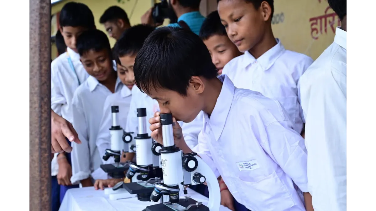 NTPC Bongaigaon Inaugurates Mobile Science Lab at Salakati M.E. School 7 ntpc inaug2