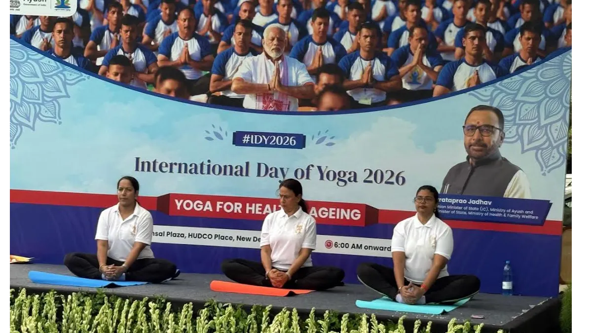 HUDCO Celebrates International Yoga Day 2026 with 500 Employees Participating Across India 5 hudco yoga day1