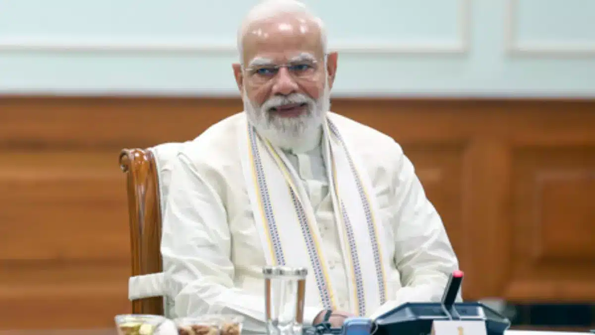 feature news 232 Prime Minister Narendra Modi addressing beneficiaries during PM-VBRY incentive distribution programme at Vigyan Bhawan