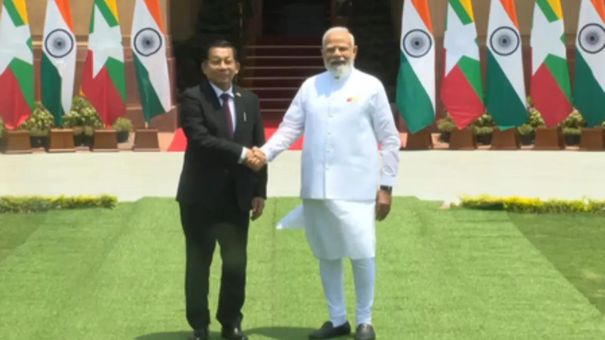 feature news 405 modi with pres myanmar