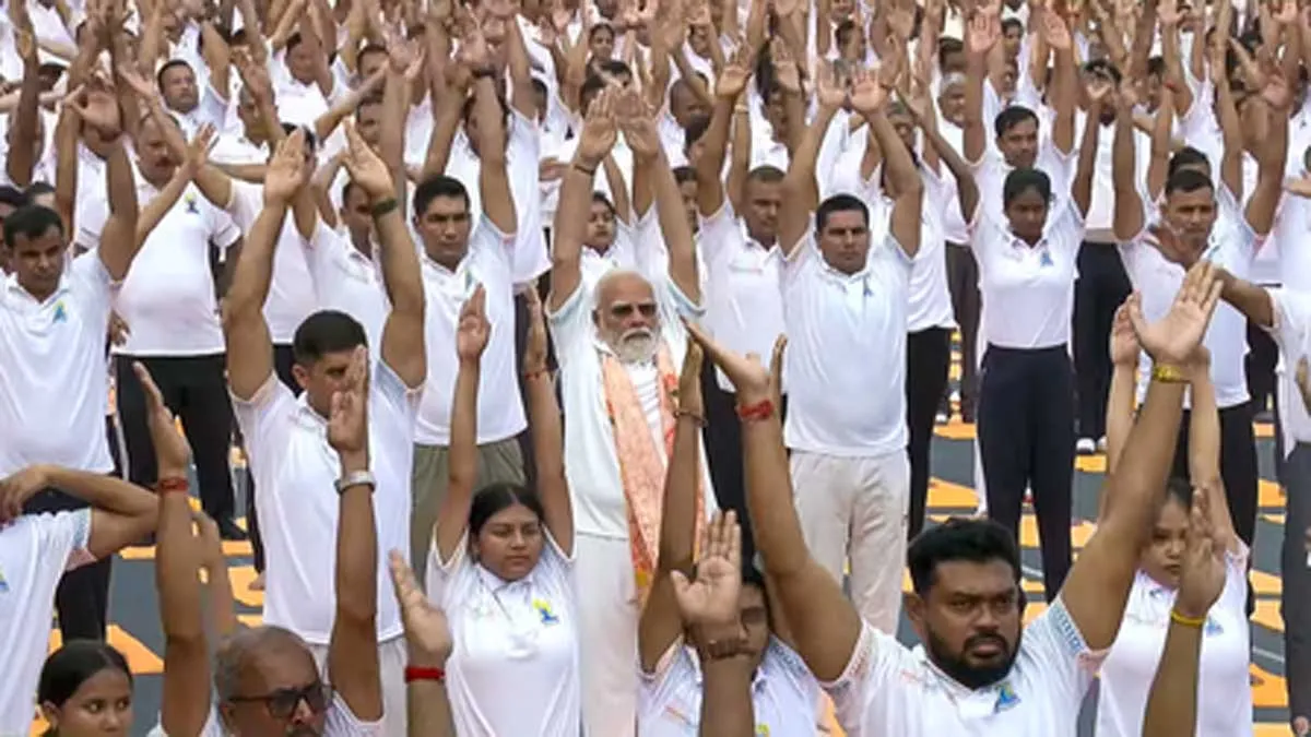 International Yoga Day 2026: PM Modi Urges People to Make Yoga a Daily Habit for Healthy Living and Well-Being 5 modi yoga1